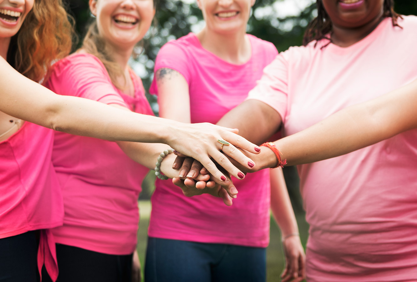 femmes luttant contre le cancer du sein